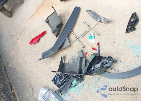 2017 Hyundai Santa Fe Sport 2.4L z USA, uszkodzony, nr VIN 5NMZU3LB8HH019112